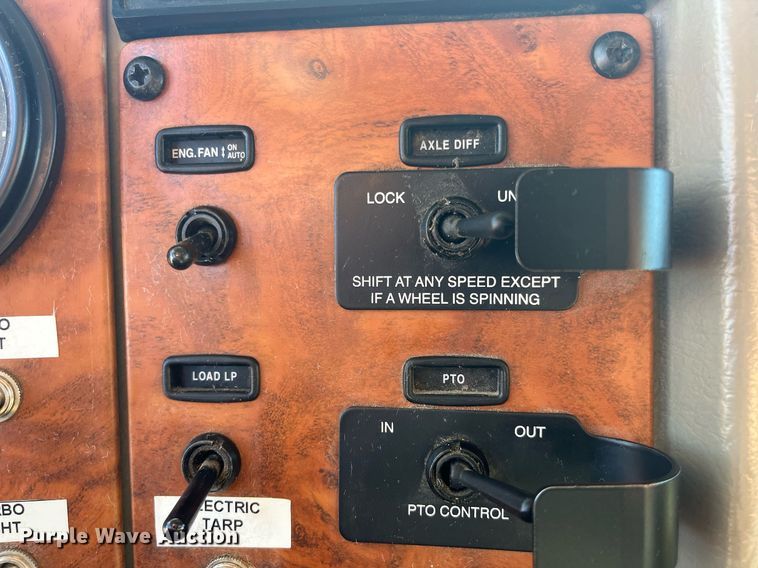 image for item DO3790 2007 Peterbilt 340  volumetric ready mix truck