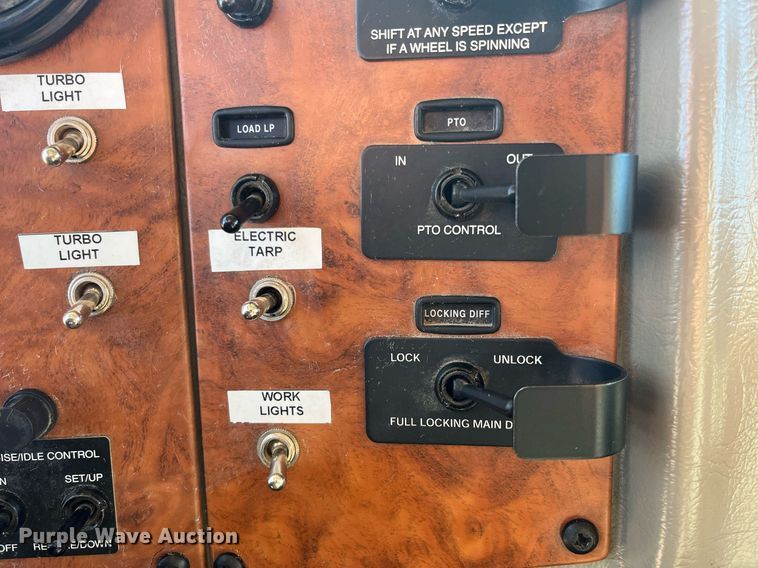 image for item DO3790 2007 Peterbilt 340  volumetric ready mix truck