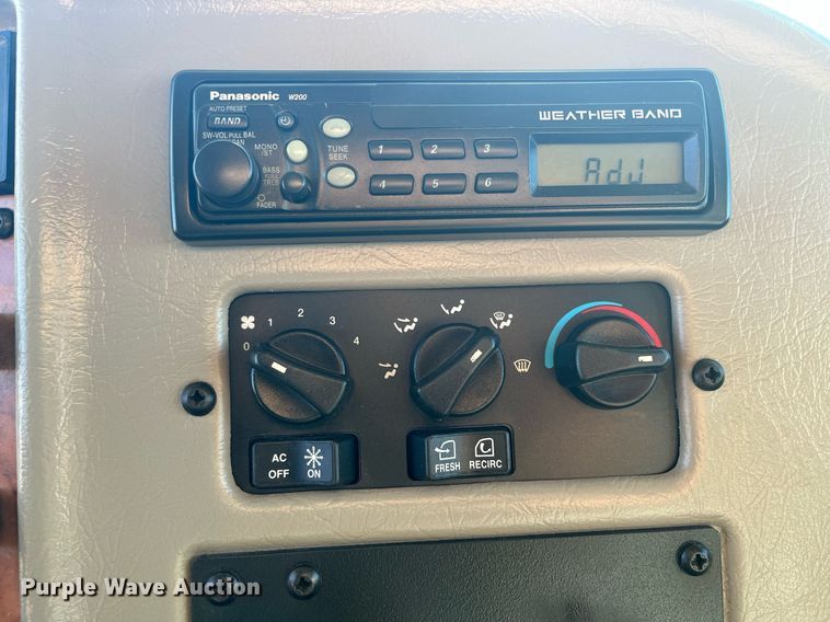 image for item DO3790 2007 Peterbilt 340  volumetric ready mix truck