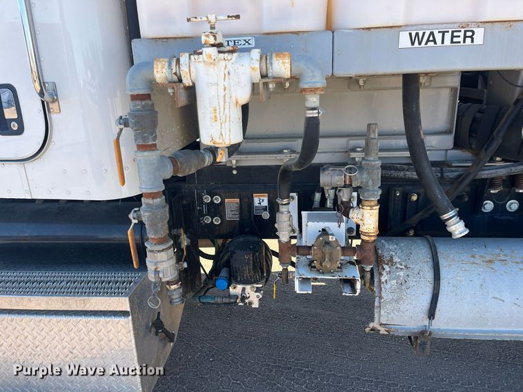 image for item DO3790 2007 Peterbilt 340  volumetric ready mix truck