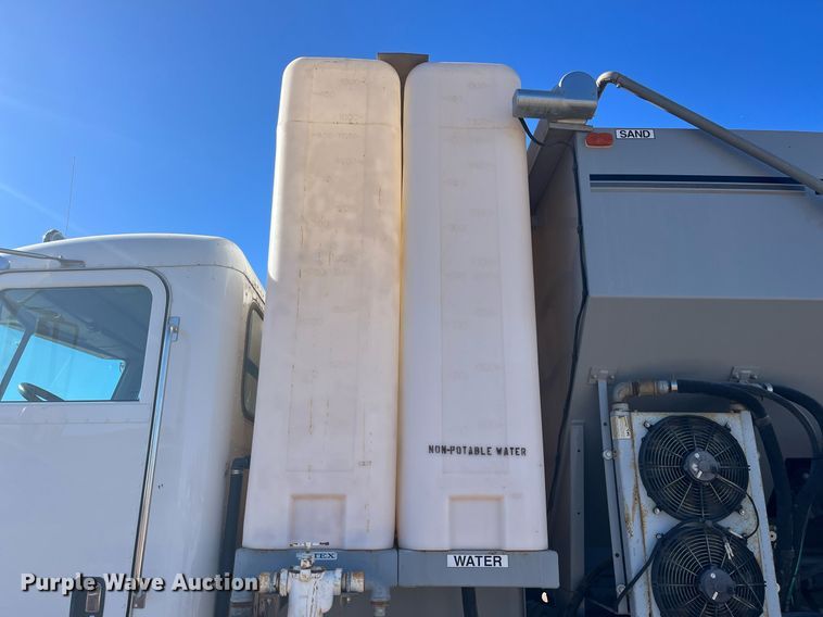 image for item DO3790 2007 Peterbilt 340  volumetric ready mix truck