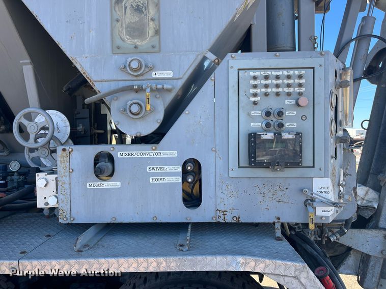 image for item DO3790 2007 Peterbilt 340  volumetric ready mix truck