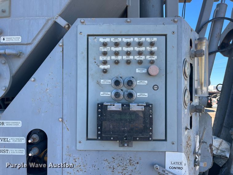 image for item DO3790 2007 Peterbilt 340  volumetric ready mix truck