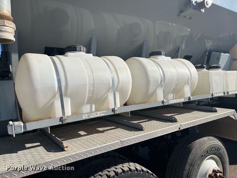 image for item DO3790 2007 Peterbilt 340  volumetric ready mix truck