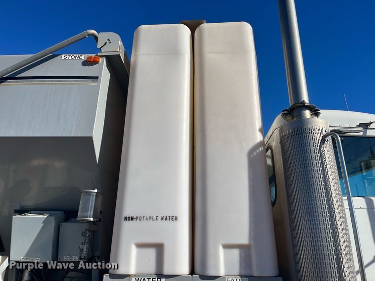 image for item DO3790 2007 Peterbilt 340  volumetric ready mix truck