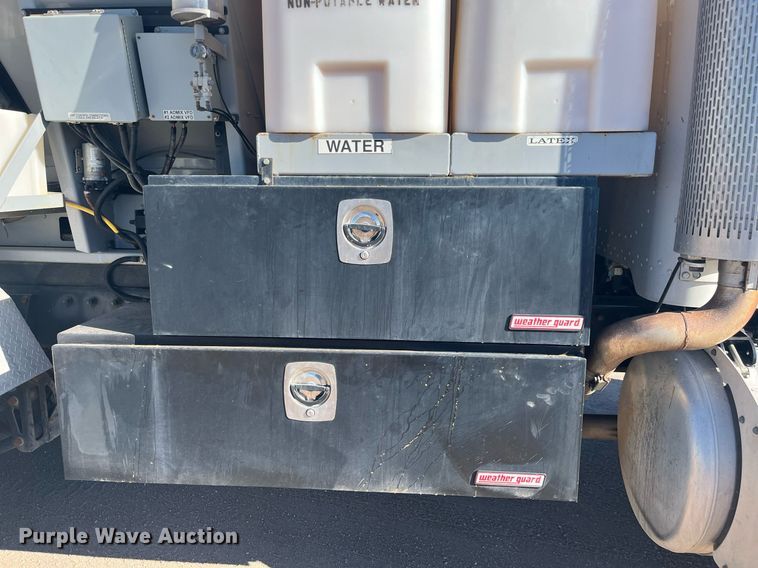 image for item DO3790 2007 Peterbilt 340  volumetric ready mix truck