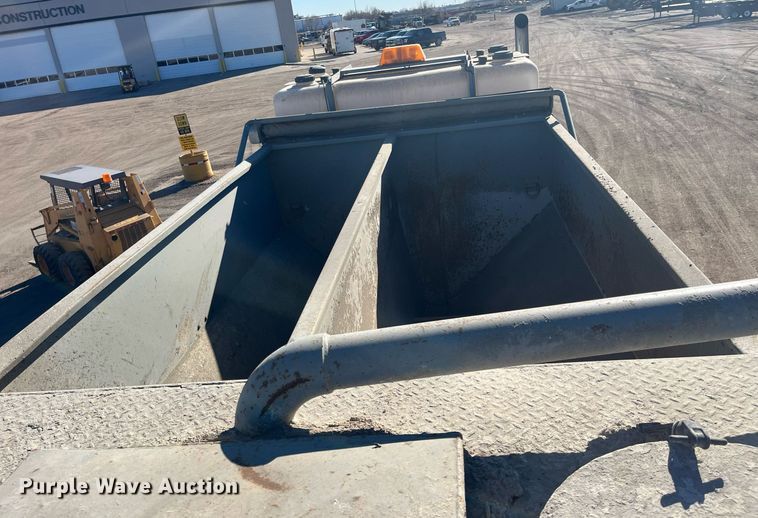 image for item DO3790 2007 Peterbilt 340  volumetric ready mix truck