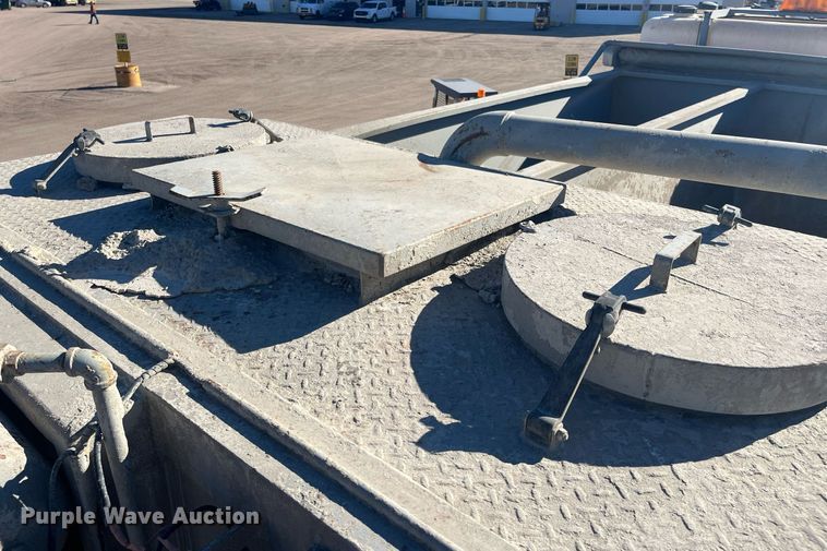 image for item DO3790 2007 Peterbilt 340  volumetric ready mix truck