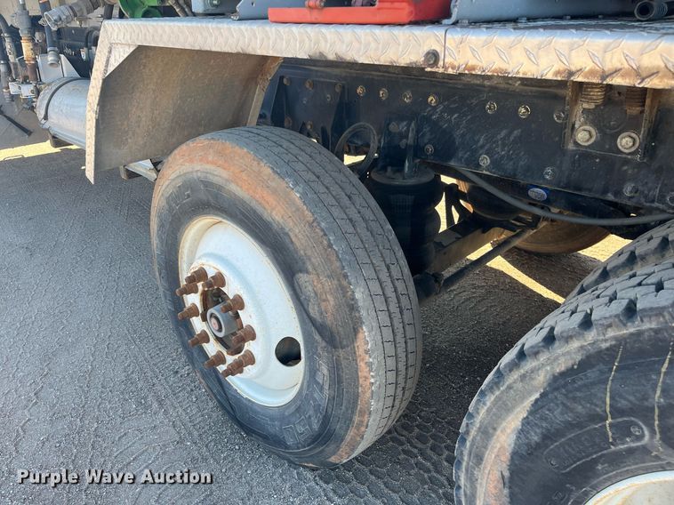 image for item DO3790 2007 Peterbilt 340  volumetric ready mix truck