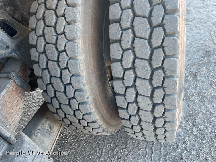 image for item DO3790 2007 Peterbilt 340  volumetric ready mix truck