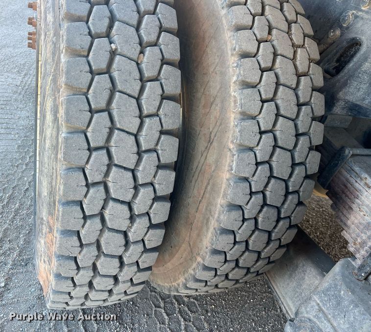 image for item DO3790 2007 Peterbilt 340  volumetric ready mix truck