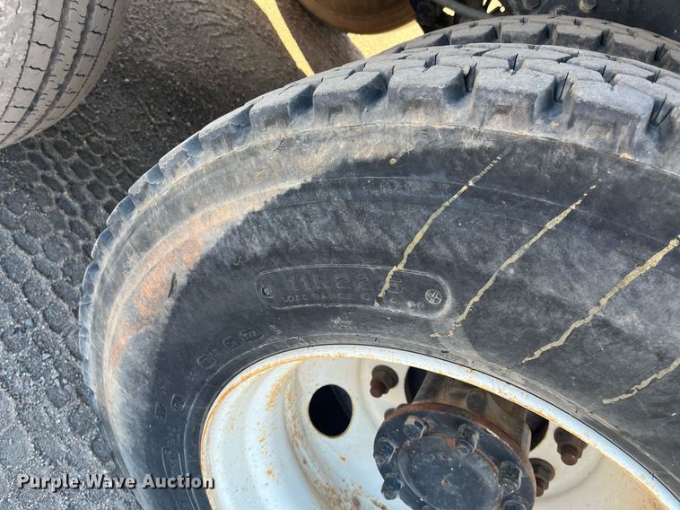 image for item DO3790 2007 Peterbilt 340  volumetric ready mix truck