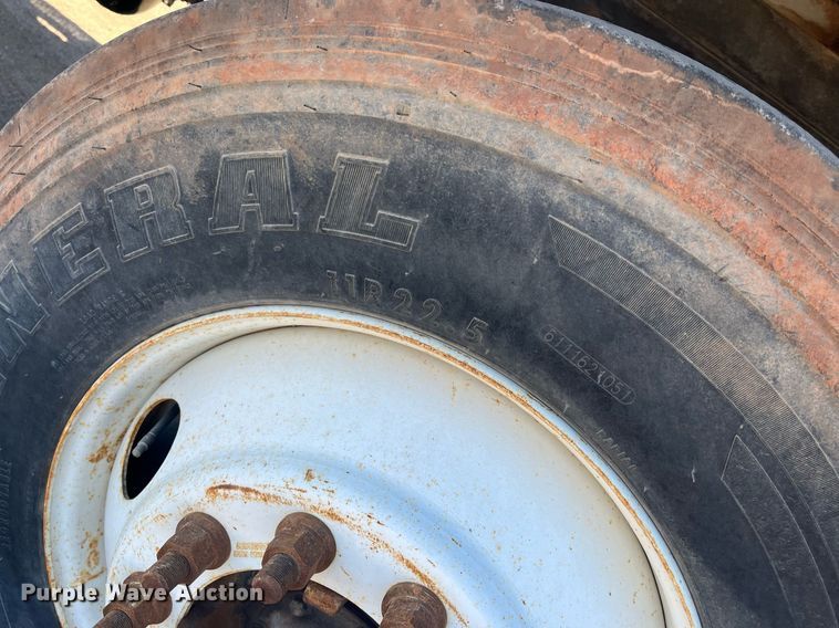 image for item DO3790 2007 Peterbilt 340  volumetric ready mix truck