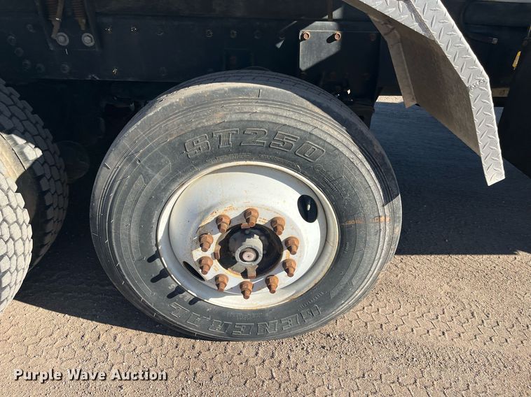 image for item DO3790 2007 Peterbilt 340  volumetric ready mix truck