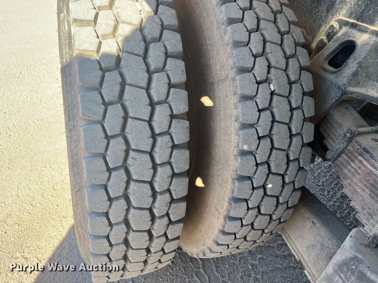 image for item DO3790 2007 Peterbilt 340  volumetric ready mix truck