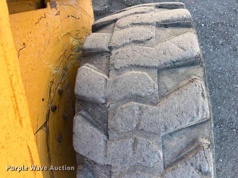 image for item DO3792 1999 Case 1845C  skid steer loader