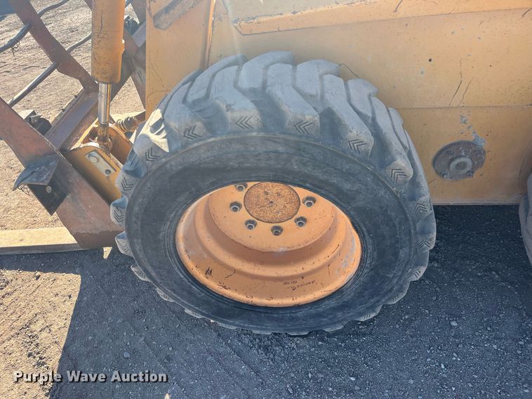 image for item DO3792 1999 Case 1845C  skid steer loader