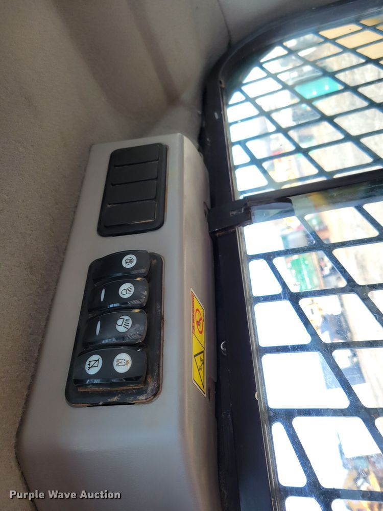 image for item DO4177 2015 Caterpillar 289D  tracked skid steer loader