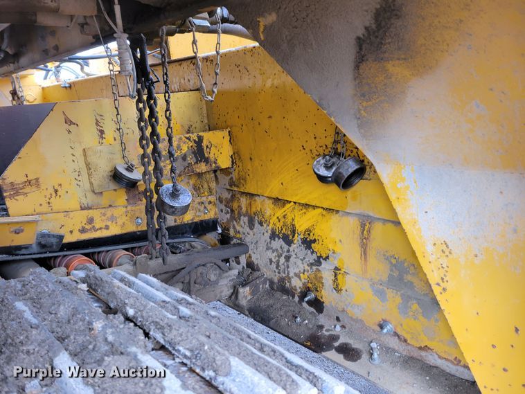 image for item DO4184 2001 Gomaco 9500  trimmer