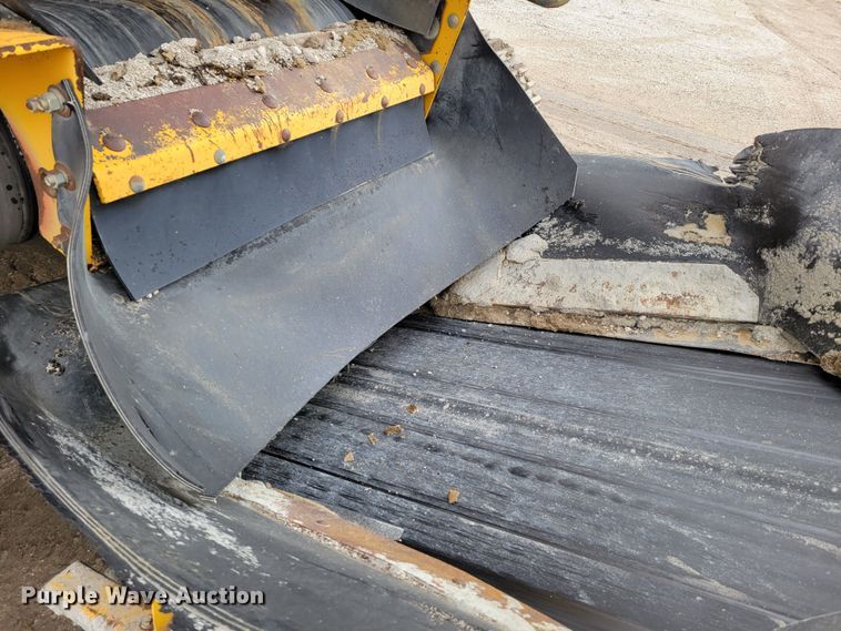 image for item DO4184 2001 Gomaco 9500  trimmer