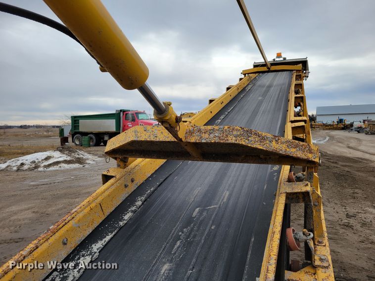 image for item DO4184 2001 Gomaco 9500  trimmer