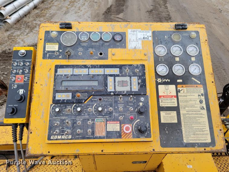 image for item DO4184 2001 Gomaco 9500  trimmer