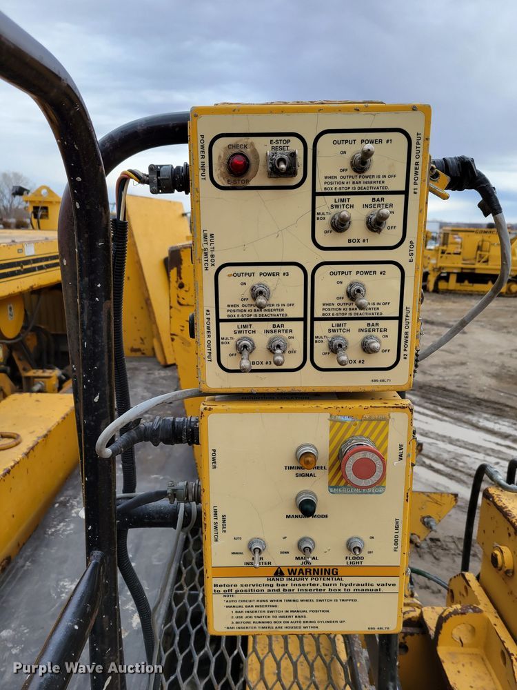 image for item DO4184 2001 Gomaco 9500  trimmer