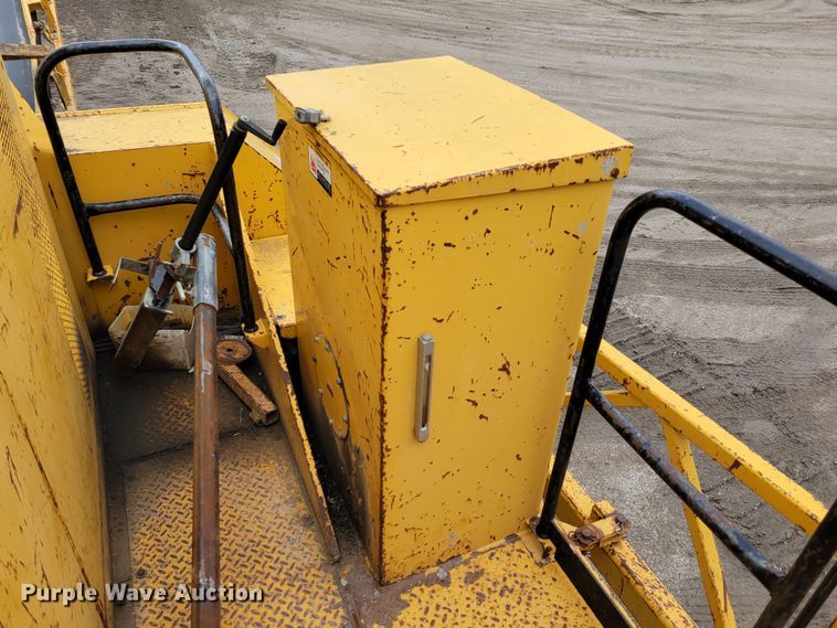 image for item DO4184 2001 Gomaco 9500  trimmer