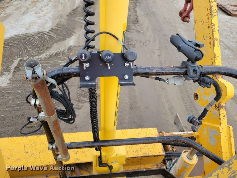 image for item DO4184 2001 Gomaco 9500  trimmer