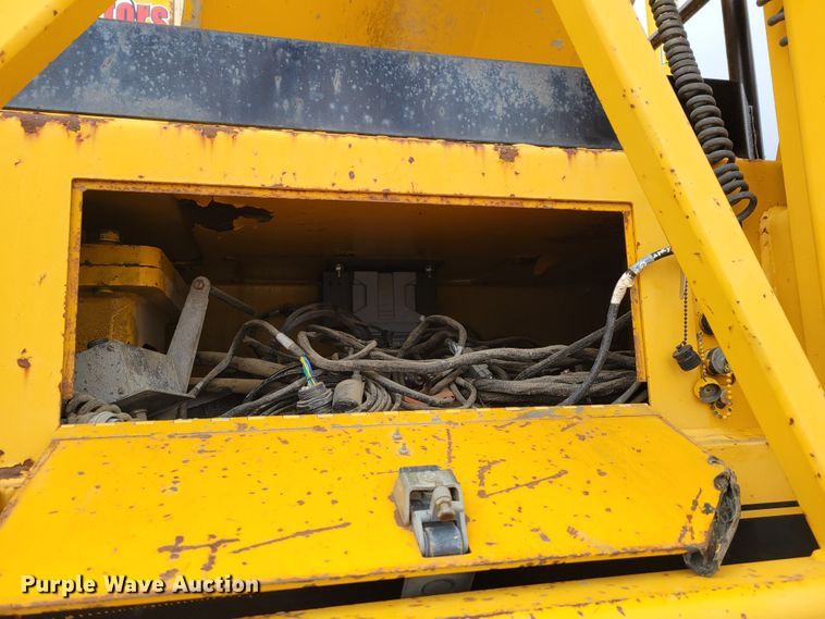 image for item DO4184 2001 Gomaco 9500  trimmer