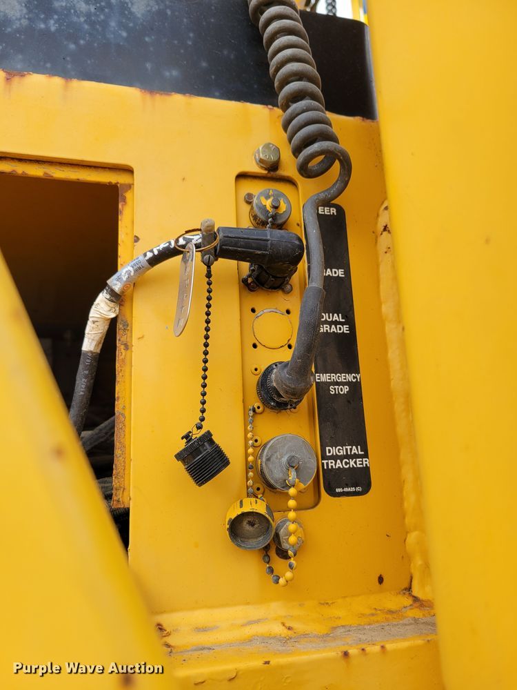 image for item DO4184 2001 Gomaco 9500  trimmer