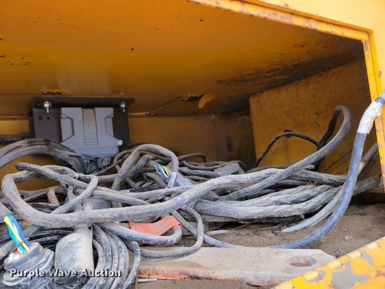 image for item DO4184 2001 Gomaco 9500  trimmer