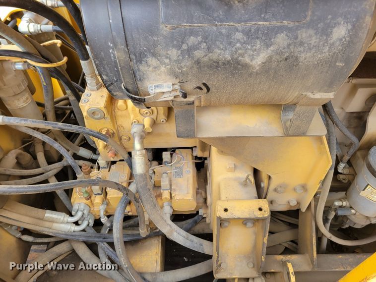 image for item DO4184 2001 Gomaco 9500  trimmer