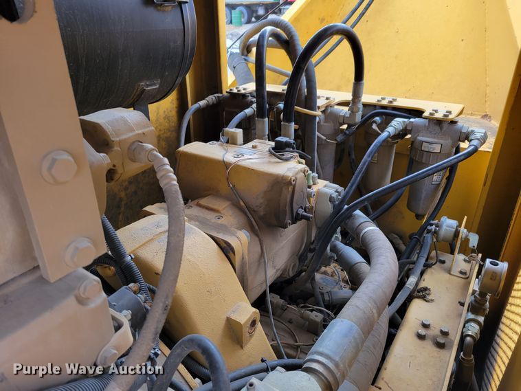 image for item DO4184 2001 Gomaco 9500  trimmer