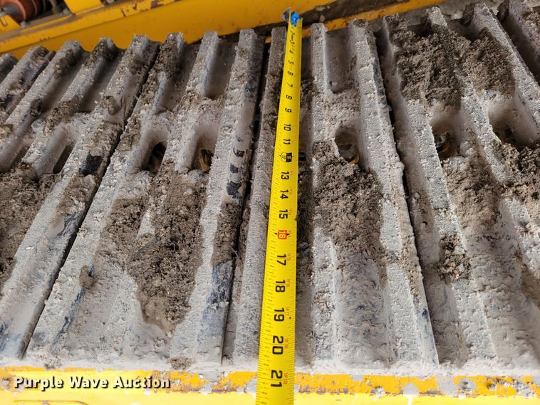 image for item DO4184 2001 Gomaco 9500  trimmer