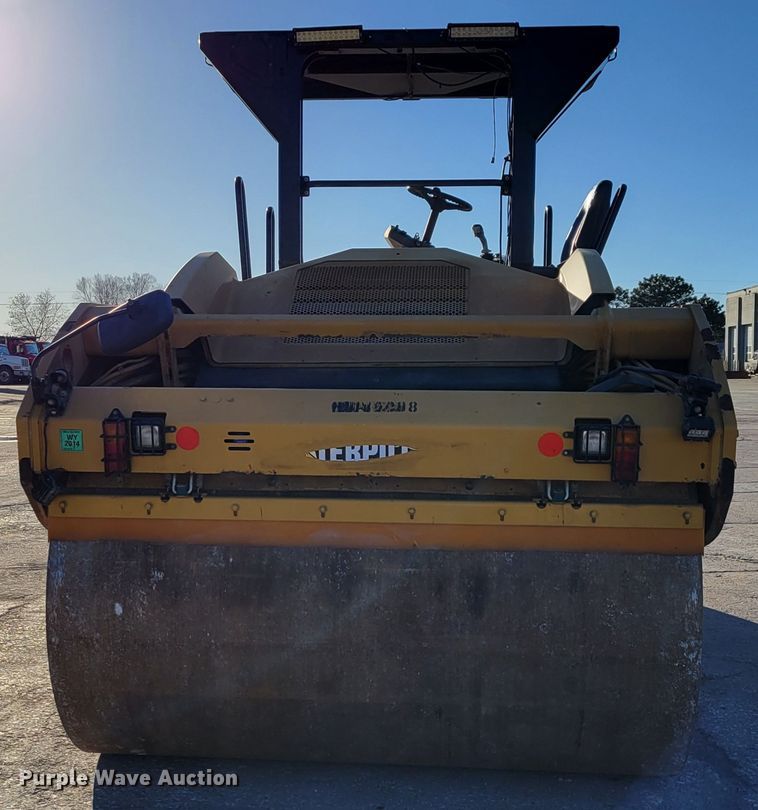 image for item DO4185 2012 Caterpillar CB-64  double drum vibratory roller