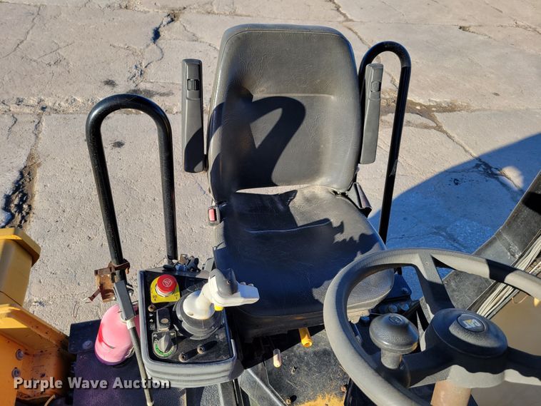 image for item DO4185 2012 Caterpillar CB-64  double drum vibratory roller