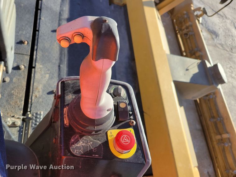 image for item DO4185 2012 Caterpillar CB-64  double drum vibratory roller