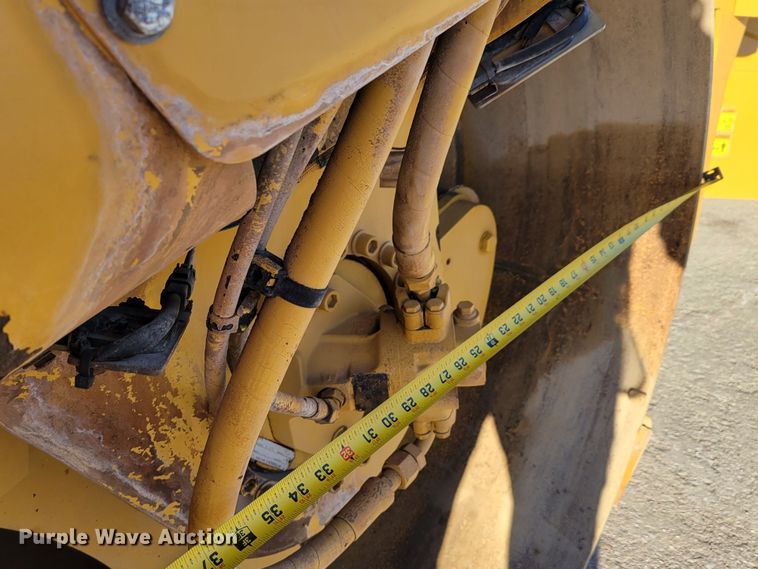 image for item DO4185 2012 Caterpillar CB-64  double drum vibratory roller