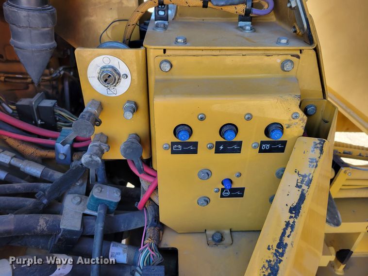 image for item DO4185 2012 Caterpillar CB-64  double drum vibratory roller