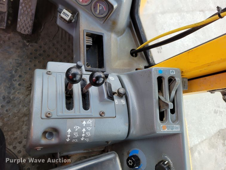 image for item DO4186 1996 Volvo L180C  wheel loader