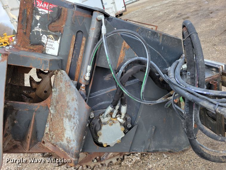 image for item DO4187 Bobcat WS18  skid steer rock saw