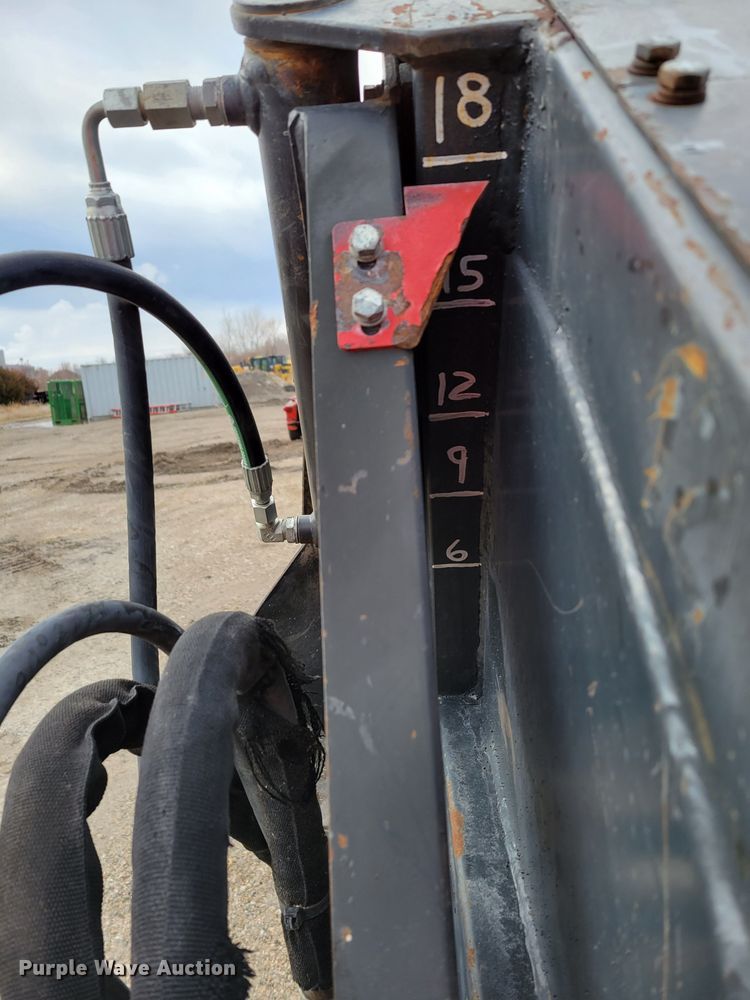 image for item DO4187 Bobcat WS18  skid steer rock saw