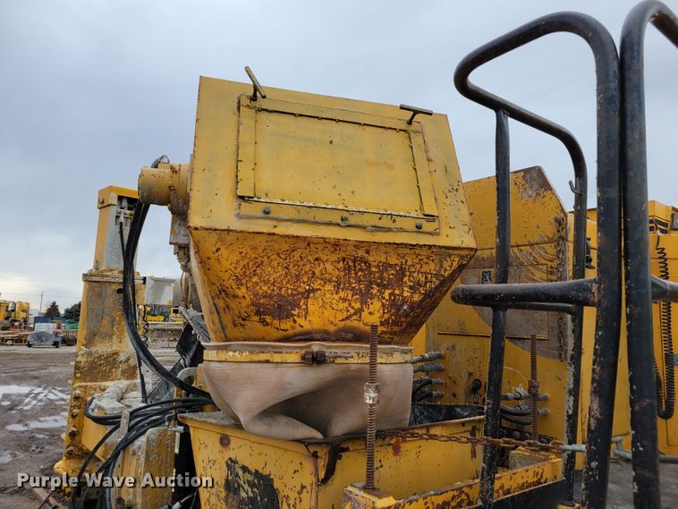 image for item DO4188 1994 Gomaco GT3600  slipform paver