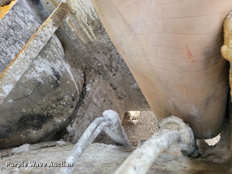 image for item DO4188 1994 Gomaco GT3600  slipform paver