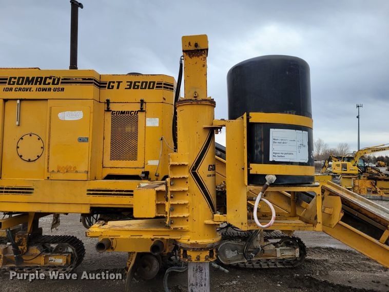 image for item DO4188 1994 Gomaco GT3600  slipform paver