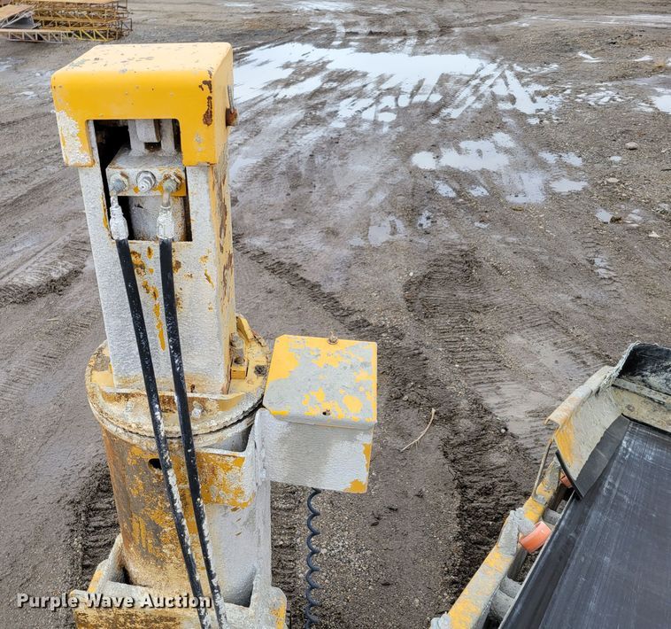 image for item DO4188 1994 Gomaco GT3600  slipform paver