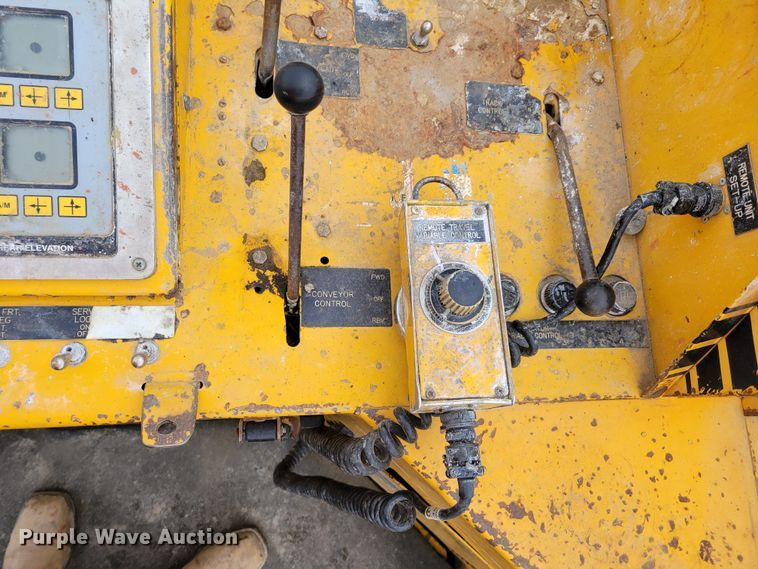 image for item DO4188 1994 Gomaco GT3600  slipform paver