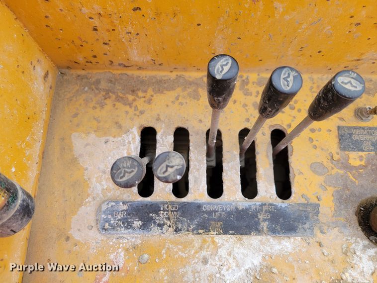 image for item DO4188 1994 Gomaco GT3600  slipform paver