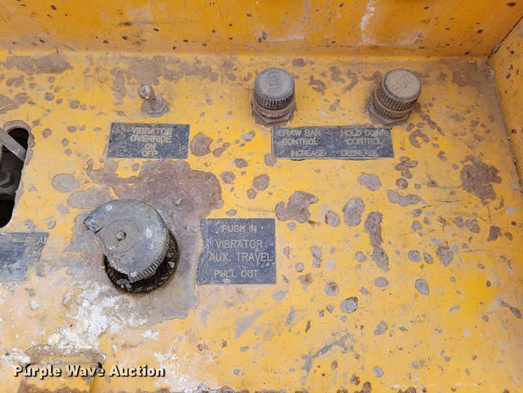 image for item DO4188 1994 Gomaco GT3600  slipform paver